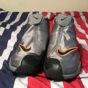 Grey Gloves Great condition never worn size 14